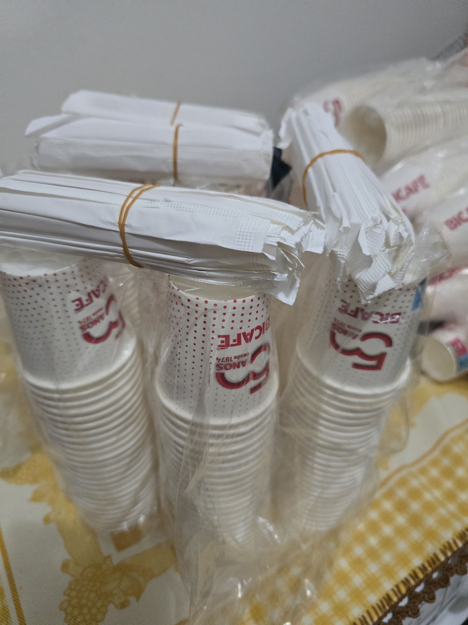 Vendo 725   copos  para café