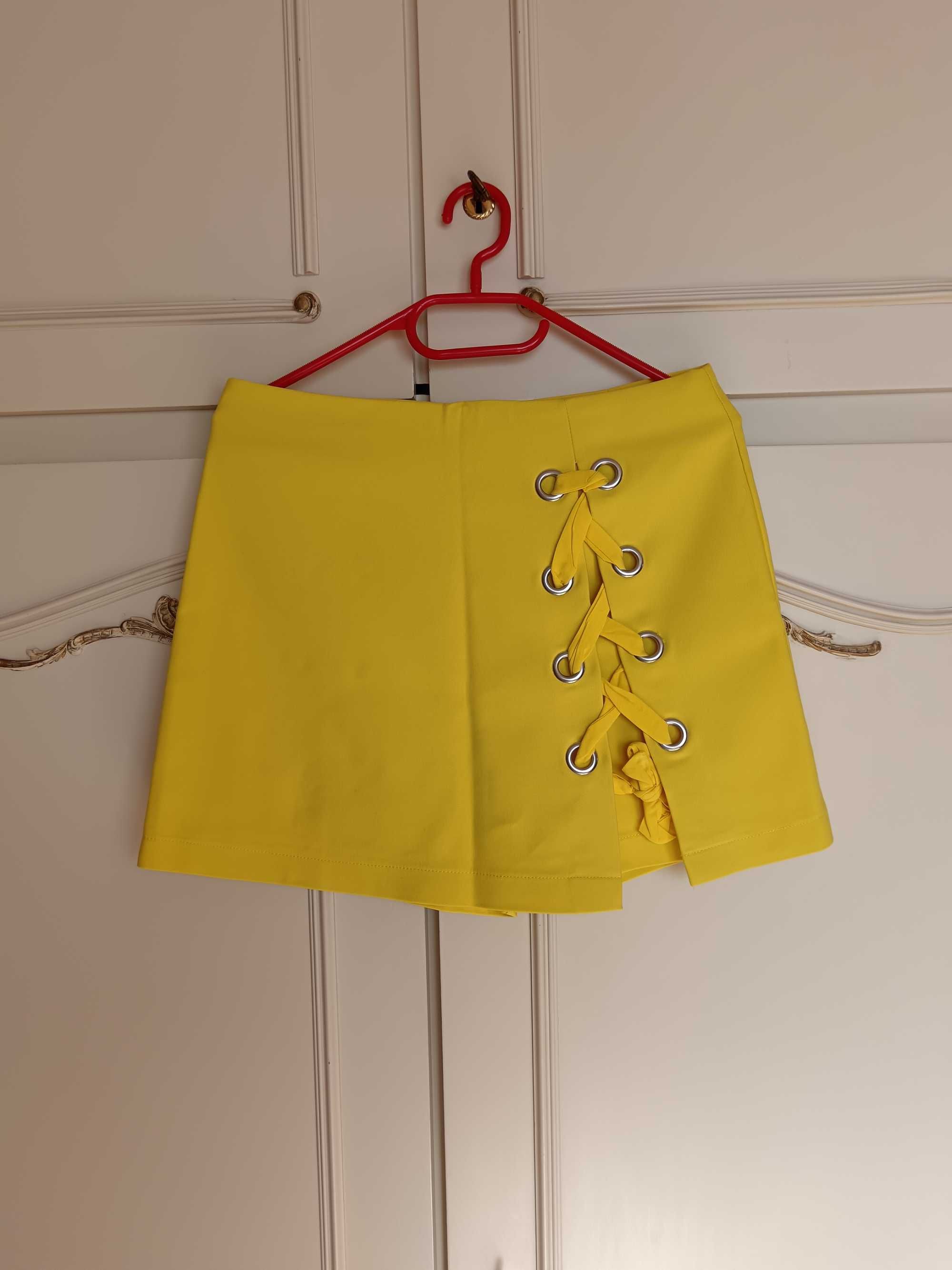 Nowe spódnico spodenki Stradivarius żółte