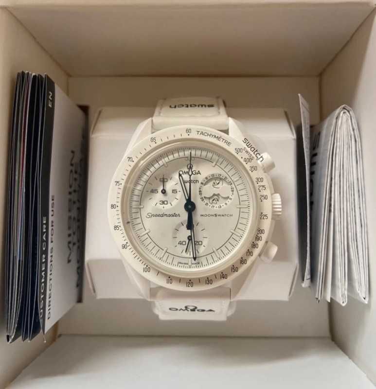 Omega x Swatch Snoopy Moonphase: Polar White Meets Lunar Style