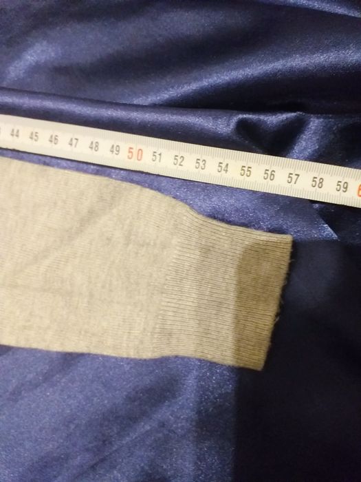 Sweter Guess S 36 szary duży dekolt napis cekiny