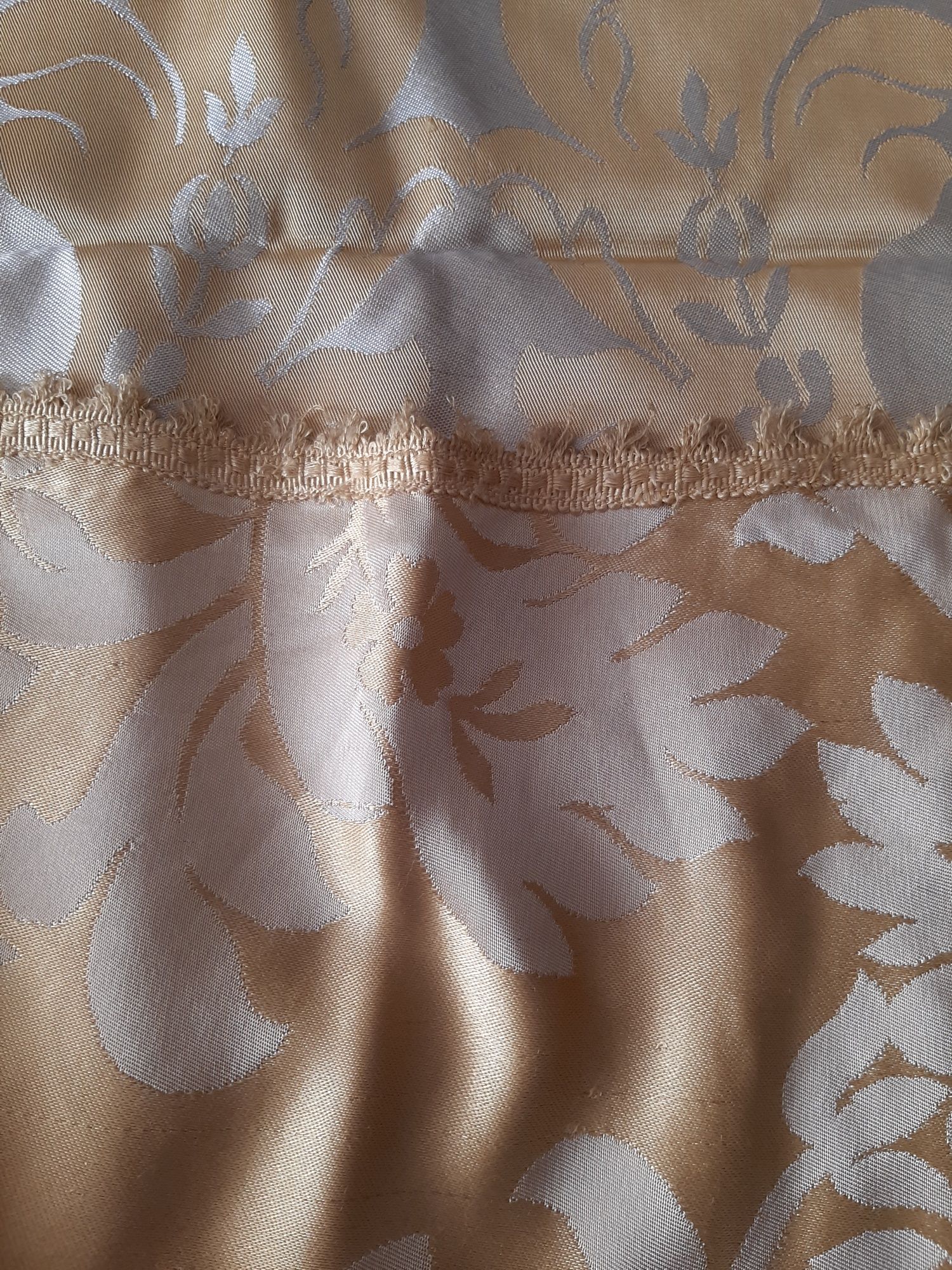 Colcha de cetim antiga