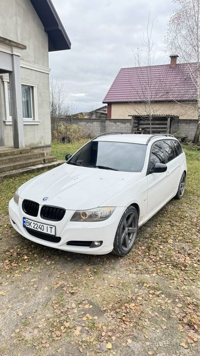 Бмв 318d Е91 2010 2.0 дизель механіка