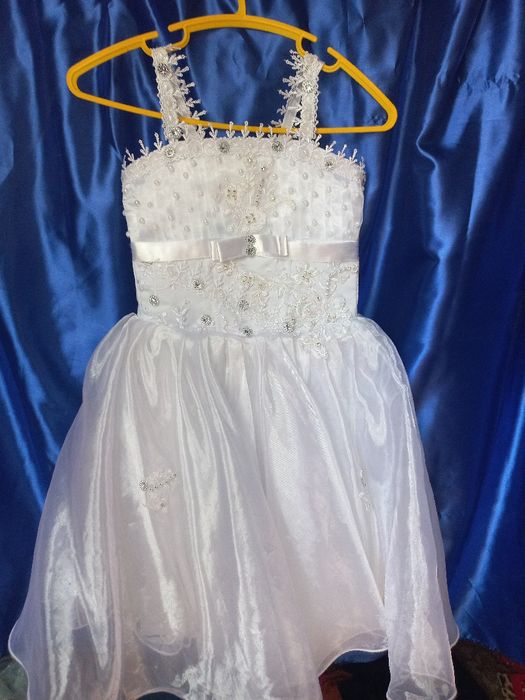 Платья  на девочку 3 - 5 лет