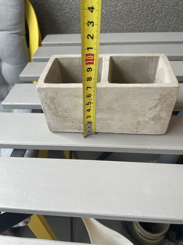 Polnix podłużna dwukomorowa betonowa osłonka na doniczkę