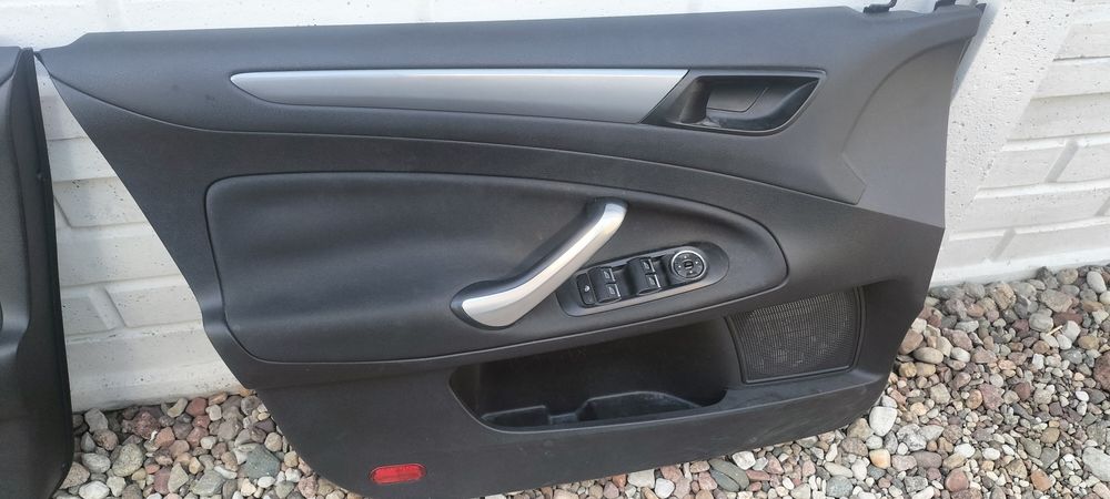 Boczek tapicerka mondeo MK4 kombi lift
