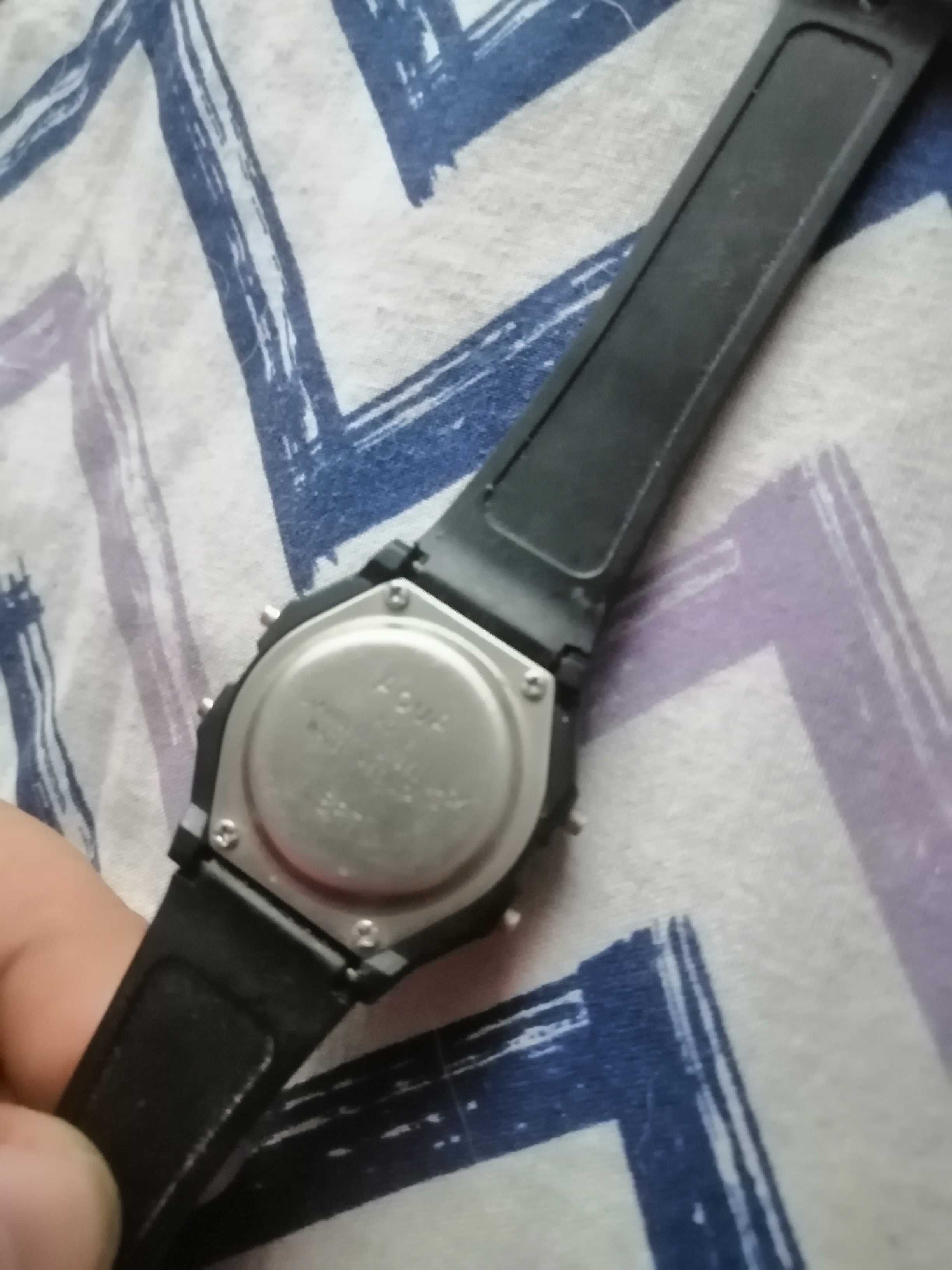 zegarek elektroniczny aqua
