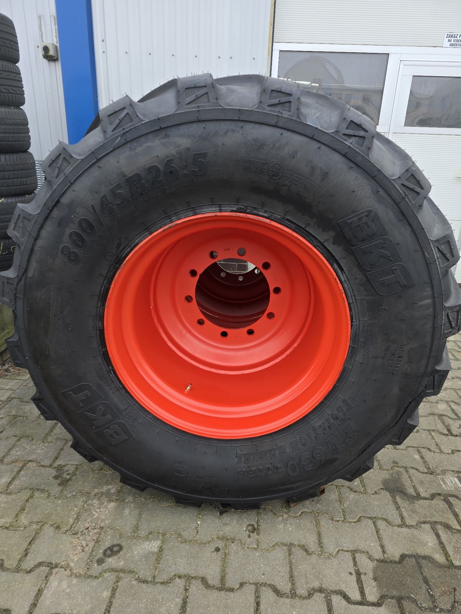 Nowe koła 800/45R26.5 BKT