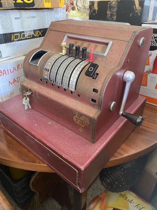 Antiga Caixa Registadora Marca ‘Tura’. Para decoração.