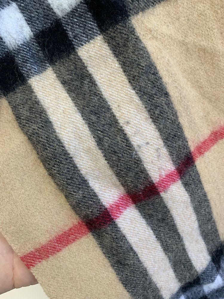 Шарф від  Burberry