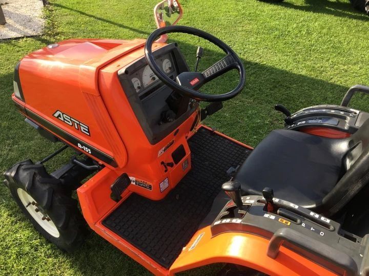Traktorek ciągnik ogrodniczy komunalny sadowniczy Kubota Aste 4x4