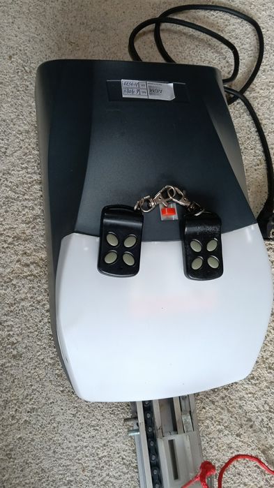 Motor elétrico de portão basculante