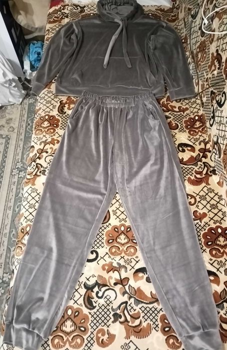 Костюм велюровый женский 50/52, светло-серый, осень-весна