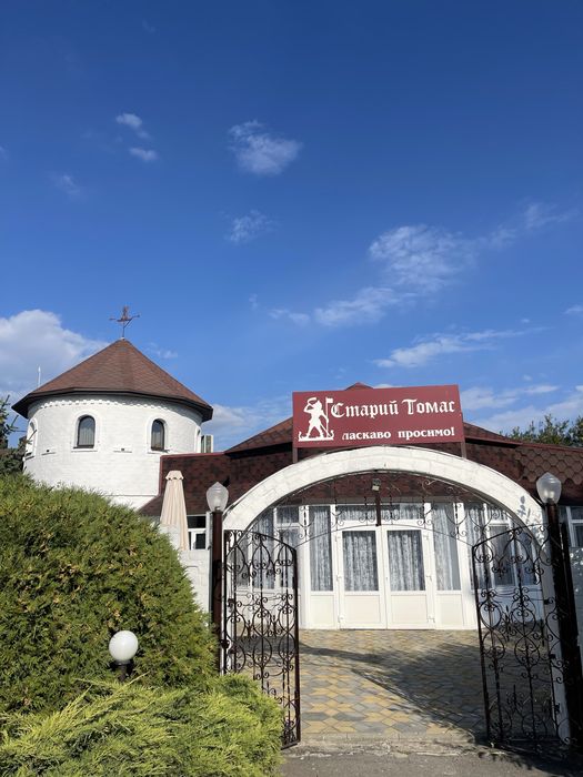 Готель, ресторан, великий зал, караоке, мангал, бесідки, пляж, річка