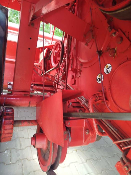 Продам комбайн Массей фергюсон 240