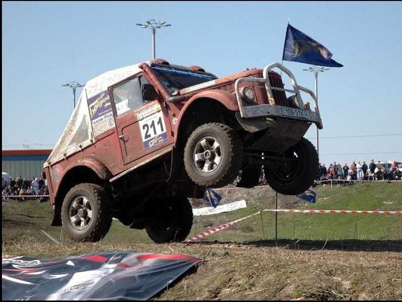 продається бойовий кінь!