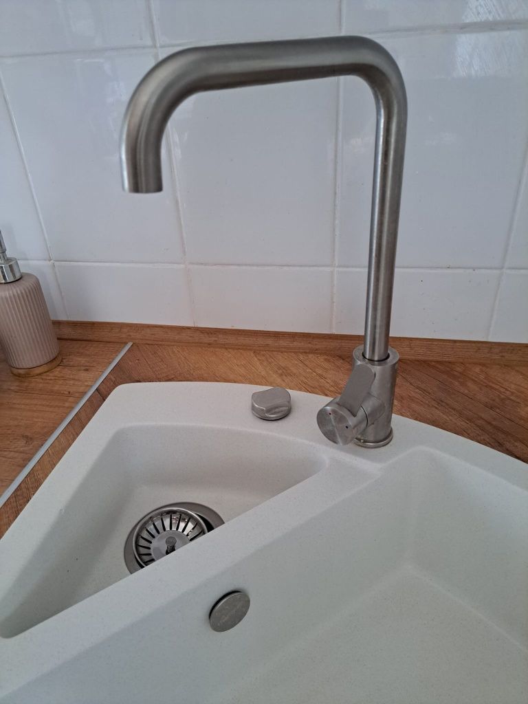 Sprzedam zlew narożny granitowy z baterią