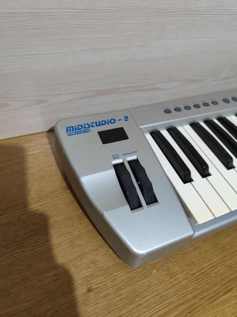 Миди клавиатура MIDISTUDIO miditech