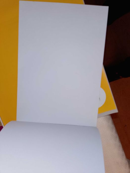 Diverso material de desenho
