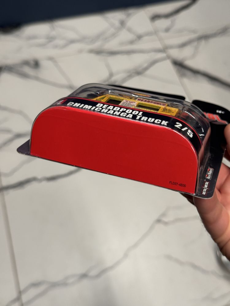 Hot Wheels Premium Special DEADPOOL Chimichanga Truck MARVEL z 2018!