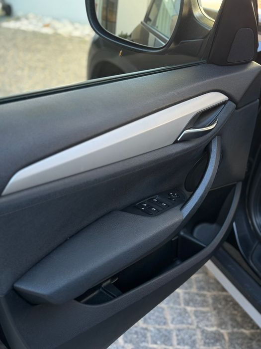 BMW X1 sDrive18d 2.0 Diesel
244.000 km | Cor preta | Revisõ