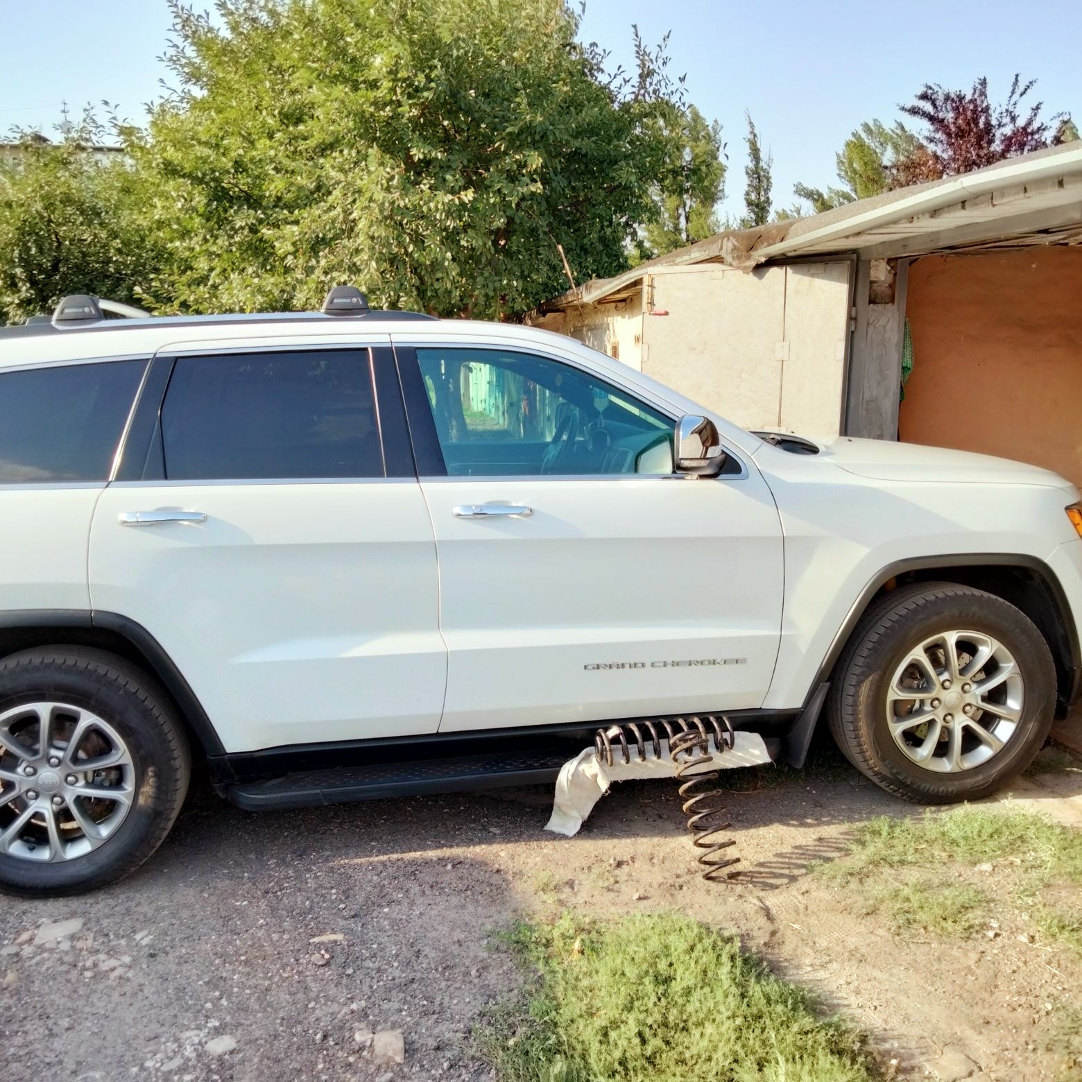 Амортизатор и пружины джип гранд чироки  Jeep grand Cherokee WK2