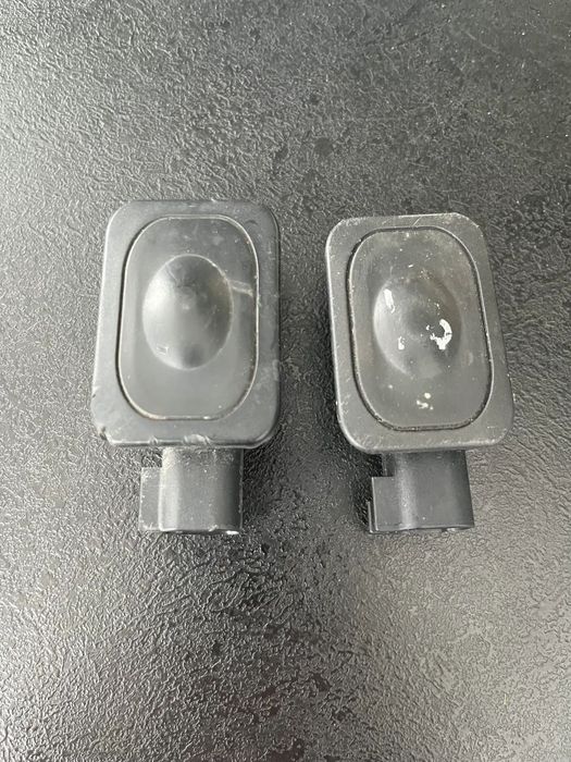 PRZYCISK OTWIERANIA KLAPY BB5T-14K147-BA