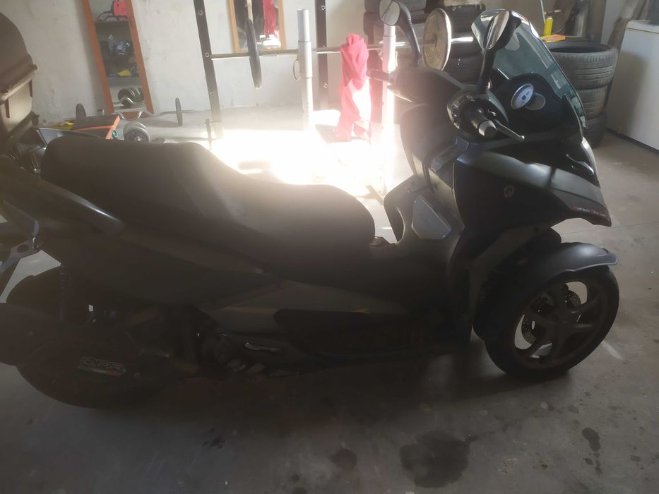 Sprzedam skuter quadro s 350