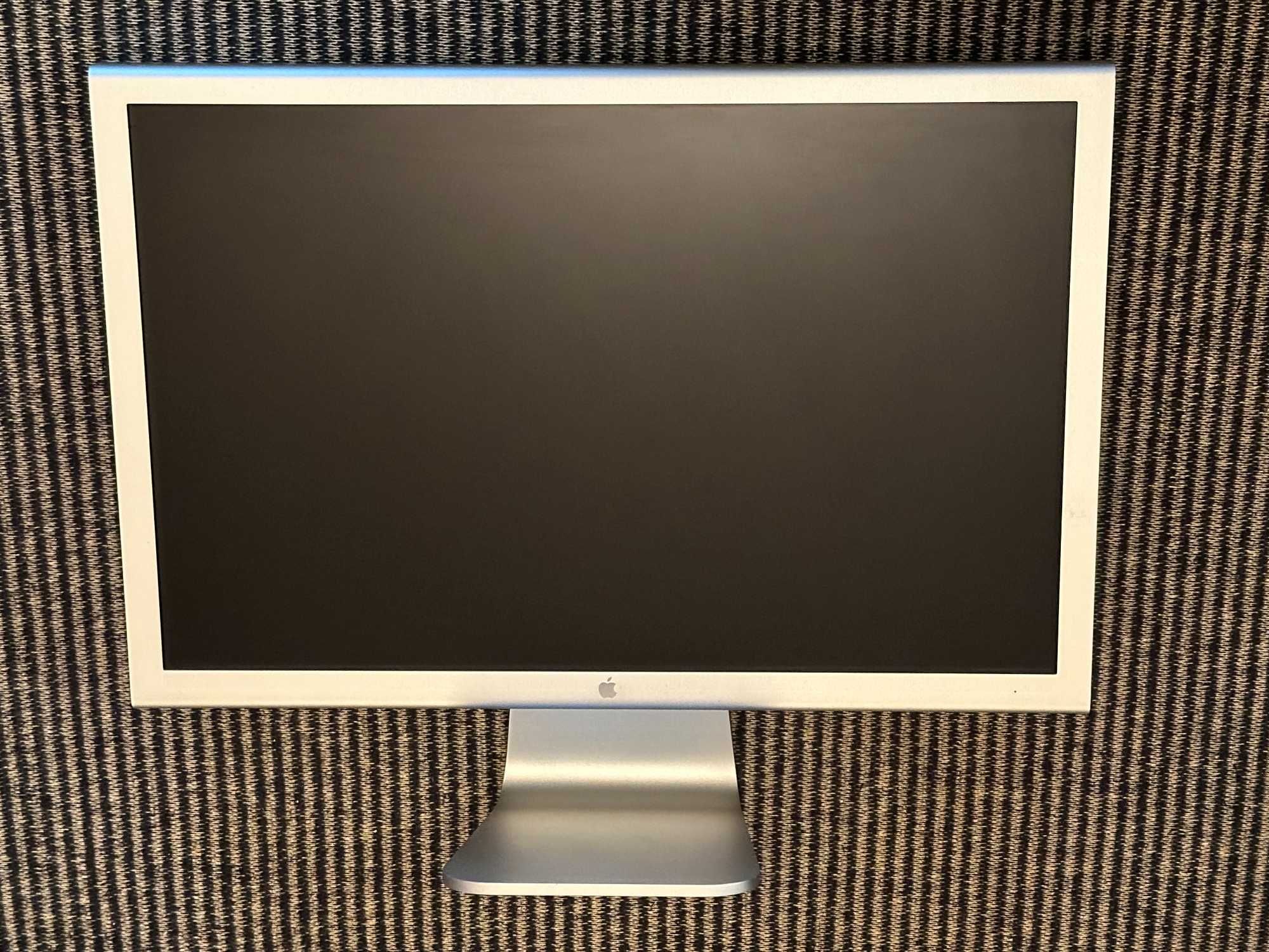 Computador Apple: Torre Mac Pro + Monitor Cinema HD Display