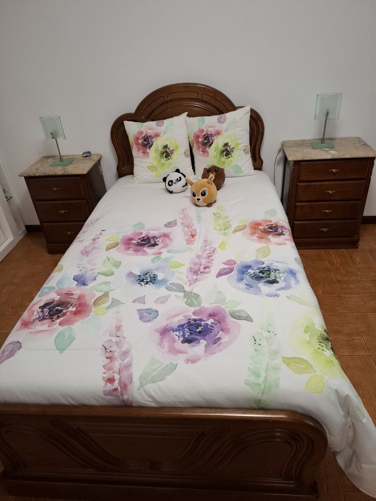 Vende se Quarto solteiro
