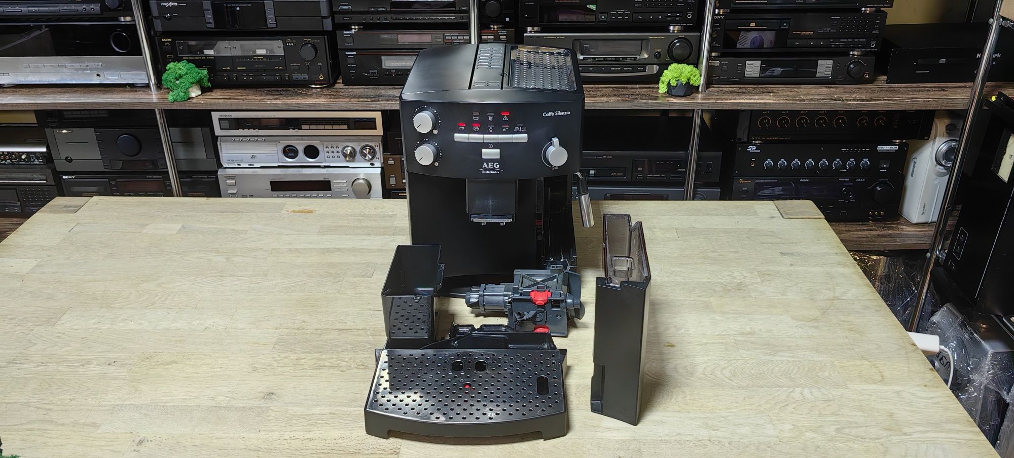 Кавова машина AEG Caffe Silenzio