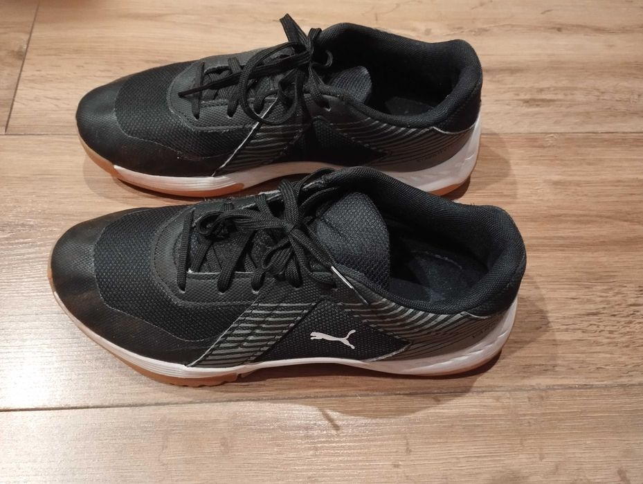 Puma buty halowe sportowe halówki niebrudząca podeszwa, 38,5