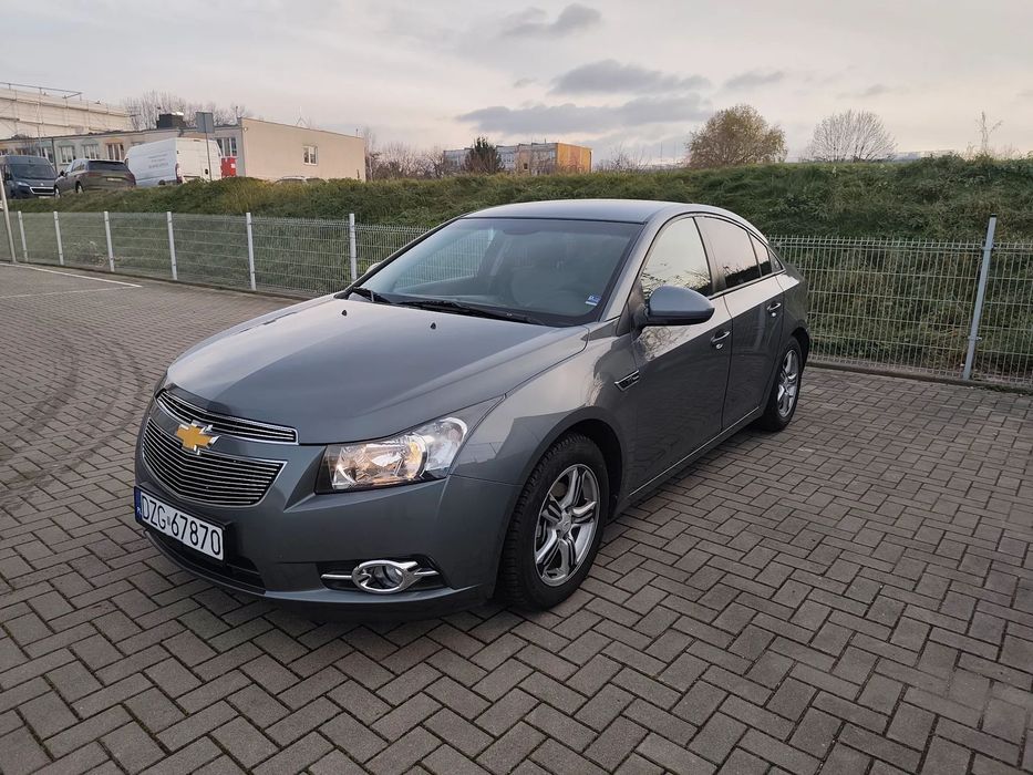 Chevrolet Cruze Sprzedam Chevroleta Cruze LS 1.8 o mocy 141 kM.