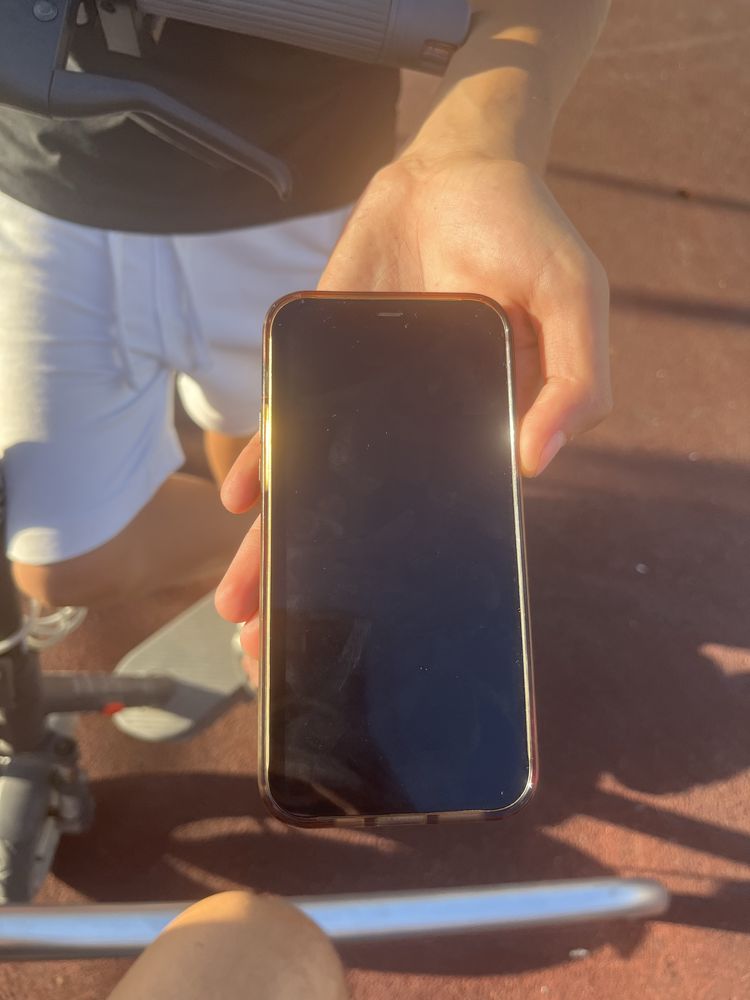 Iphone 12 azul escuro
