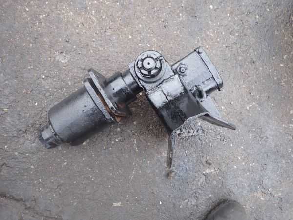 Hak , Zaczep do przyczepy łamany