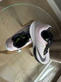 Кросівки Nike жіночі 37р.