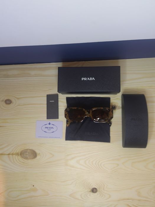 Prada okulary przeciwsłoneczne uniseks glamour czarno brązowe
