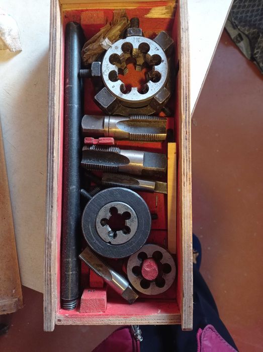 Плашки в наборе продам