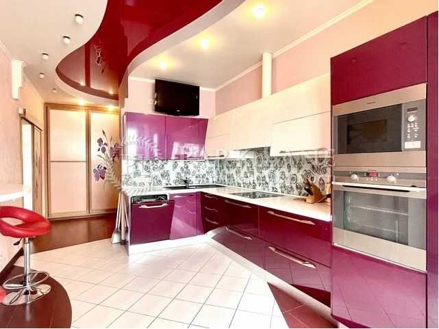 Оболонська Набережна, 3. Оазис. Оболонські Липки