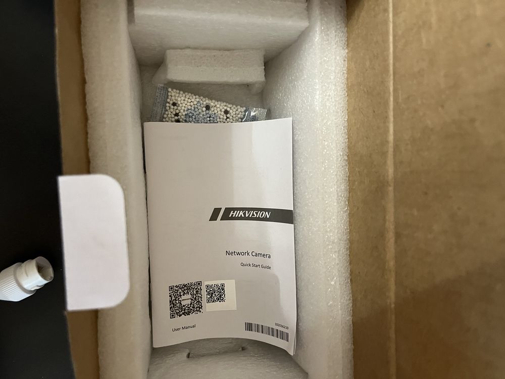 Камера Hikvision з мікрофоном DS-2CD1023G2-IUF(2.8)+ флешка