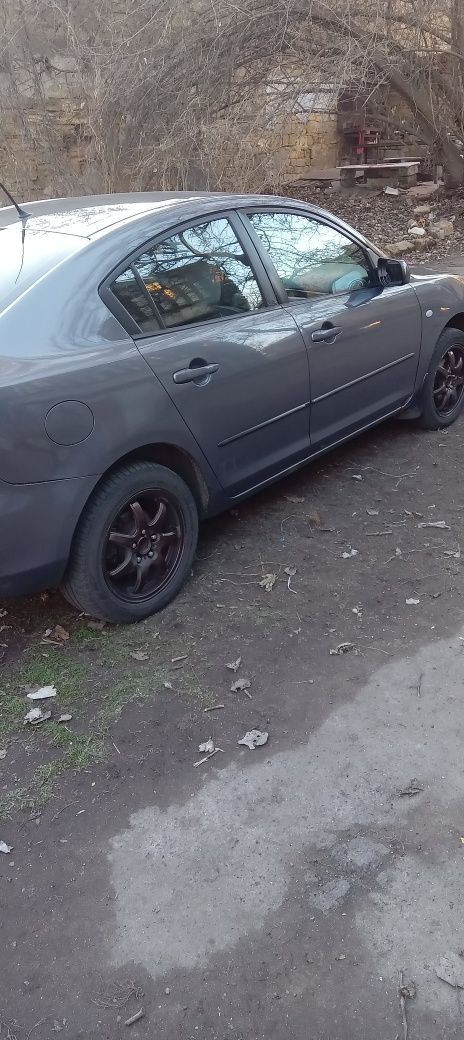 Мазда 3 в хорошем состоянии