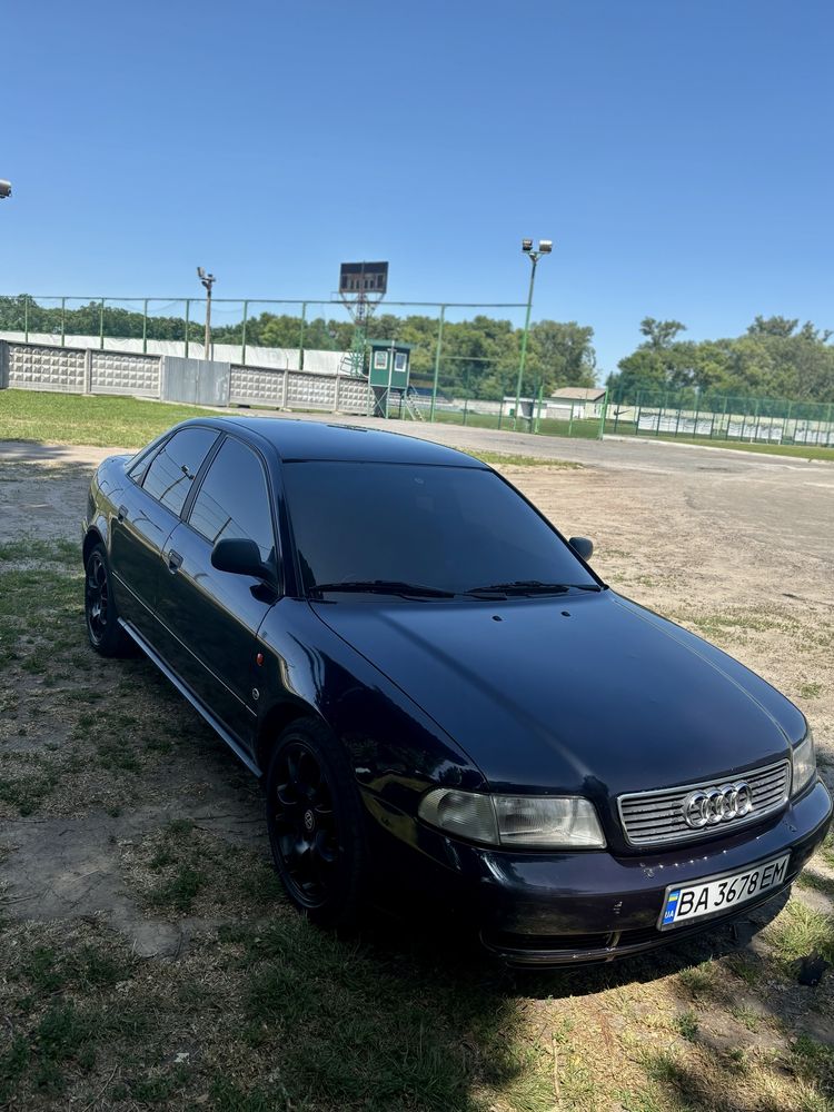 Audi A4 b5 1,6 механіка