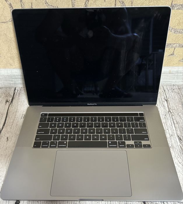MacBook Pro 16 2019 i9 32/512 GB