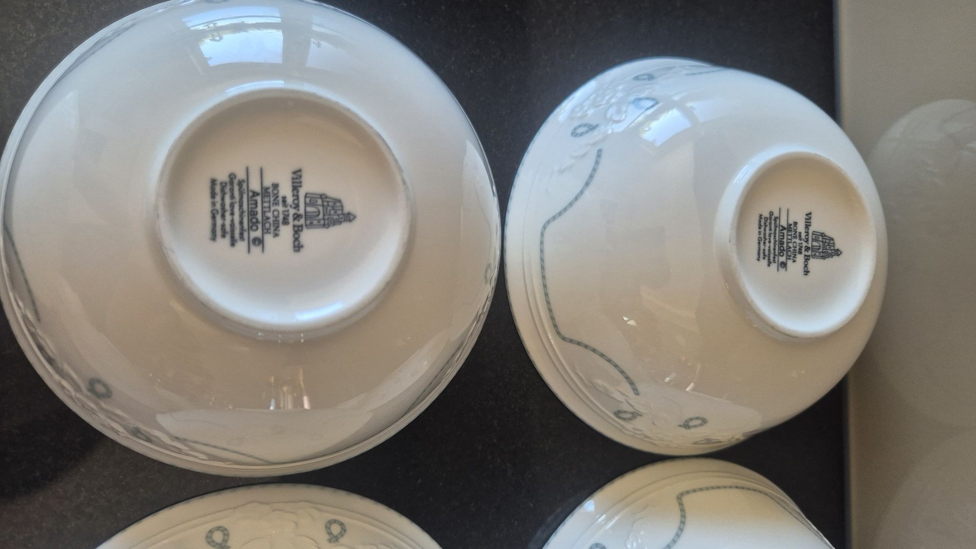 VILLEROY & BOCH "Bone China  Metlach AMANDO-salaterka
