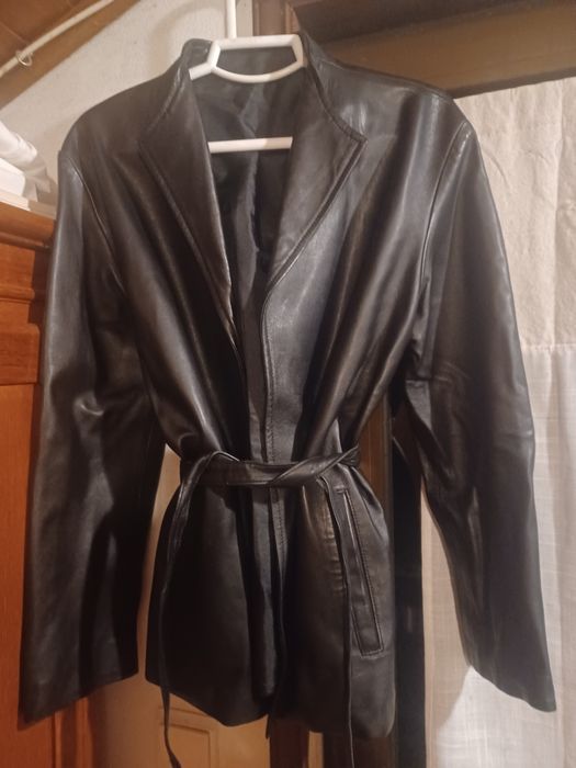 Casaco de senhora em couro