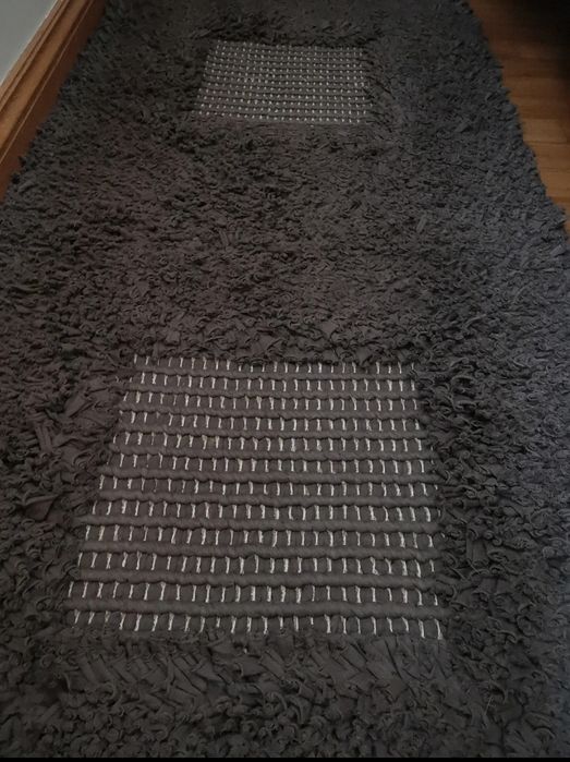 Tapete castanho feito à mão