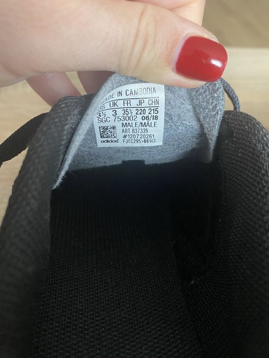 Buty piłkarskie, korki adidas, 35r