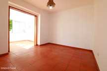 Apartamento T1+1 com logradouro Olivais