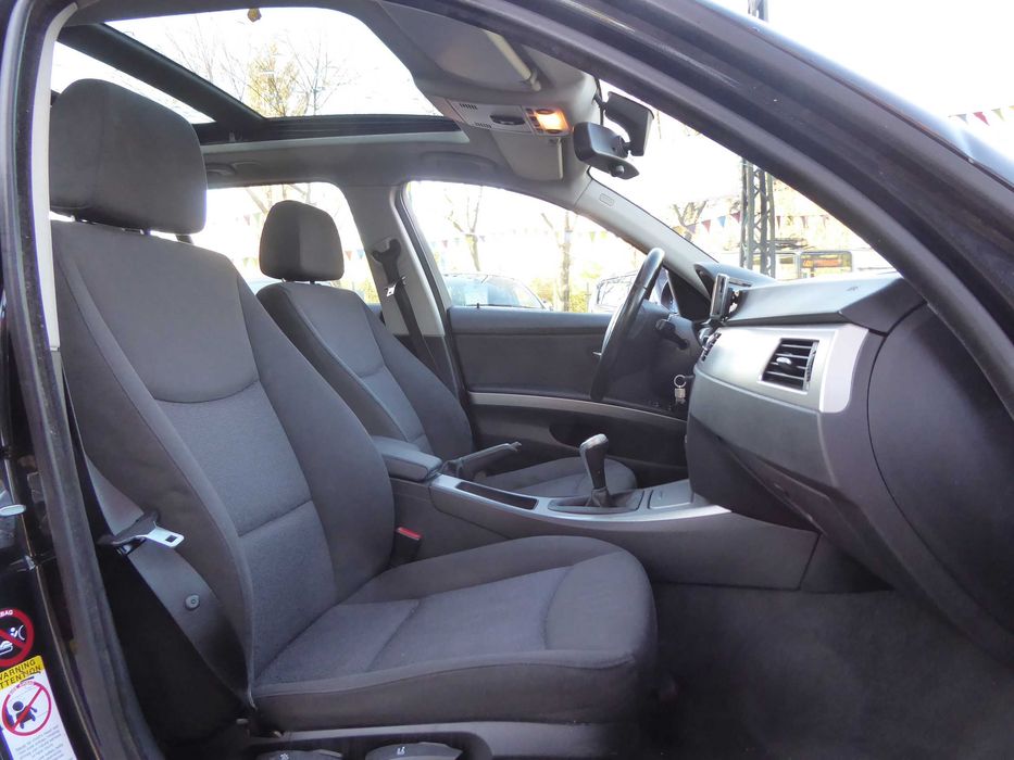 BMW E91 2.0 Benzyna, Grzane Fotele, Szyberdach, Navi, Bez Korozji