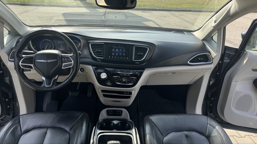 Chrysler Pacyfica ll rok 2020 wersja 7 osobowa 3,6 benzyna