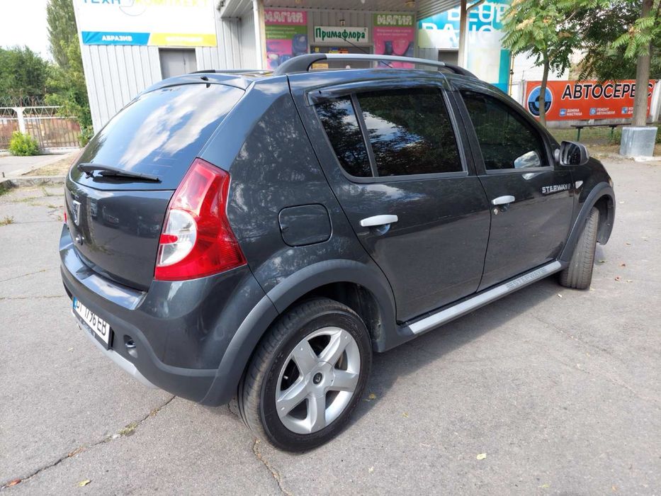 Dacia Sandero 2012 рік